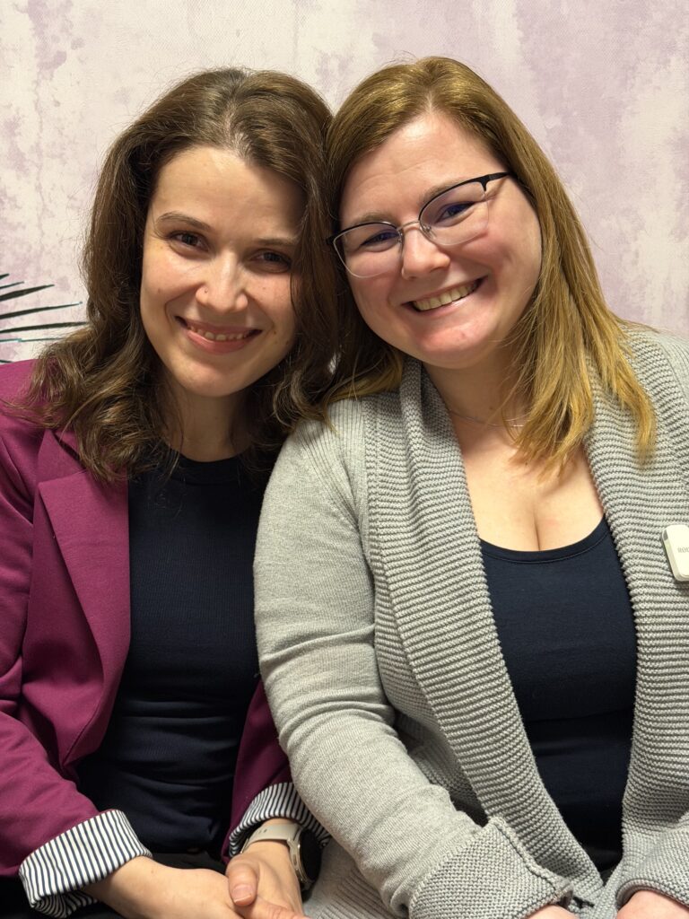Várnai Bernadett és Sinka Bernadett szülésznők